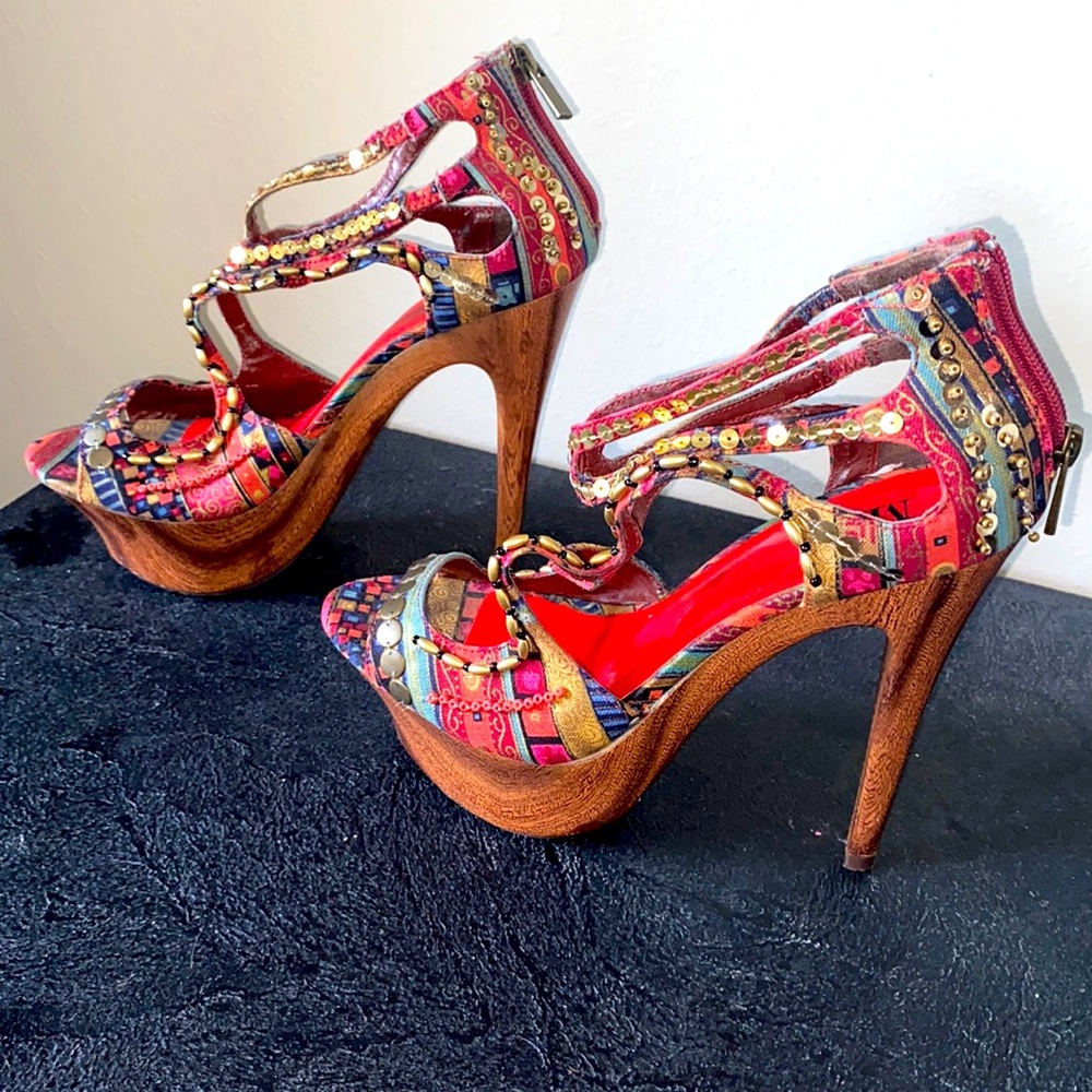 Minx Me barely worn.